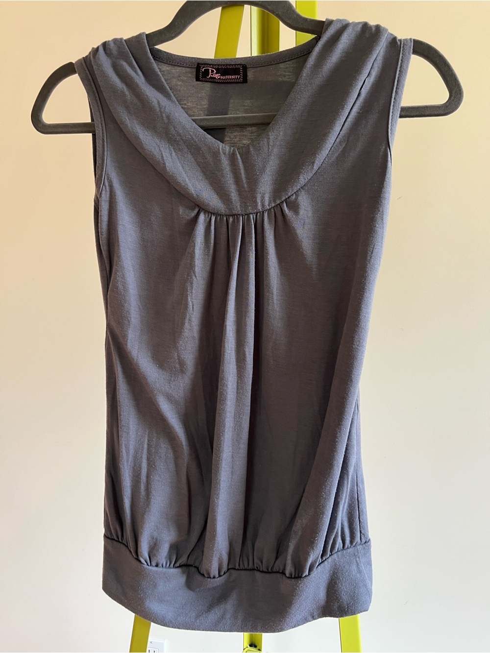 Ping Maternity Gray Sleeveless Pleated Scoop Neck Top size Small FLAW